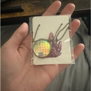New unopened mermaid iridescent necklace
